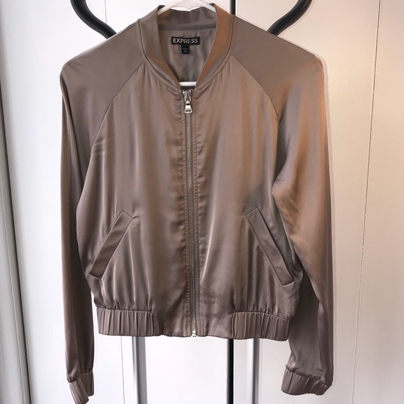 Silk Zip Up Light Bomber Style Jacket - Picture 5 of 8